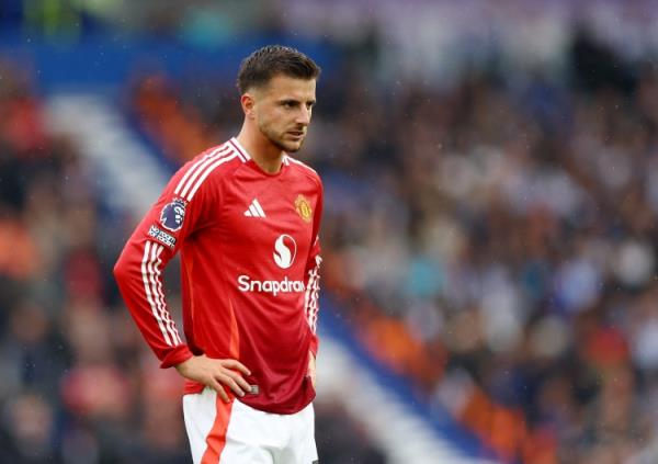 曼聯(lián)最水7號??芒特6420萬加盟1年半1球1助，首發(fā)踢13分鐘又傷了